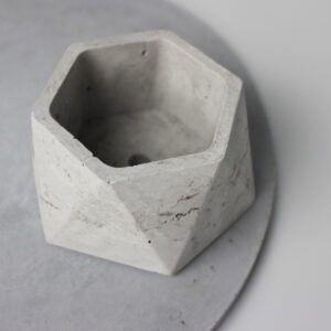 Doniczka betonowa geometryczna