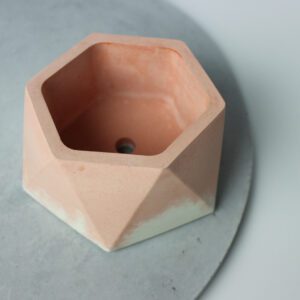 Doniczka betonowa geometryczna